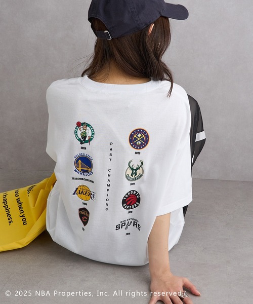 NBA(エヌビーエー)の「【NBA】NBA CHAMPIONS TEAM ARCHIVE Tee / LAKERS・CELTICS・WARRIORS /レイカーズ・セルティックス・ウォリアーズ(Tシャツ/カットソー・レディース・ブラック/ホワイト・XS/S/M/L/XL)」の5枚目の写真