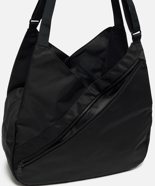 AIGLE(エーグル)の「アーバン ショルダーバッグ 10L(ショルダーバッグ・レディース・ピンク/ブラック/グレー・FREE)」の11枚目の写真