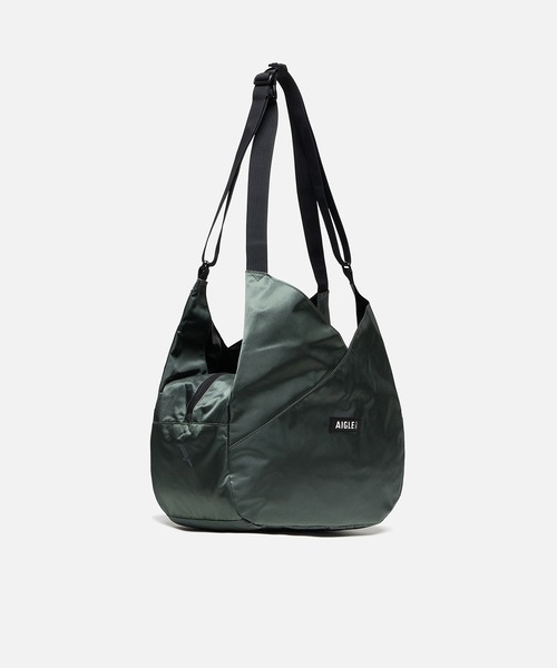 AIGLE(エーグル)の「アーバン ショルダーバッグ 10L(ショルダーバッグ・レディース・ピンク/ブラック/グレー・FREE)」の18枚目の写真