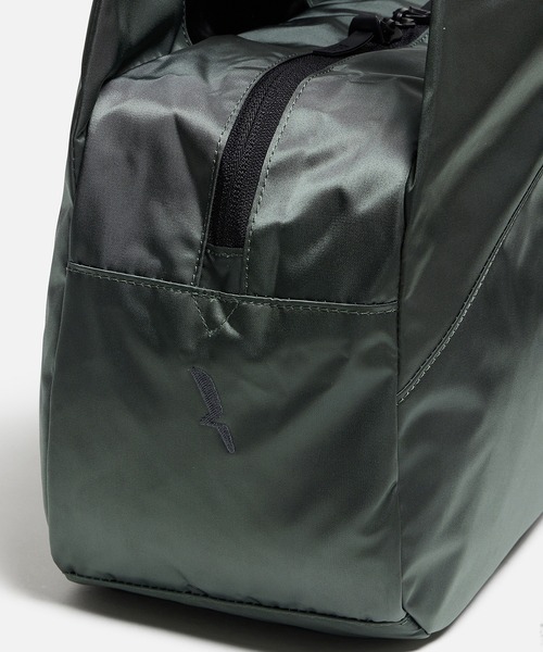 AIGLE(エーグル)の「アーバン ショルダーバッグ 10L(ショルダーバッグ・レディース・ピンク/ブラック/グレー・FREE)」の21枚目の写真