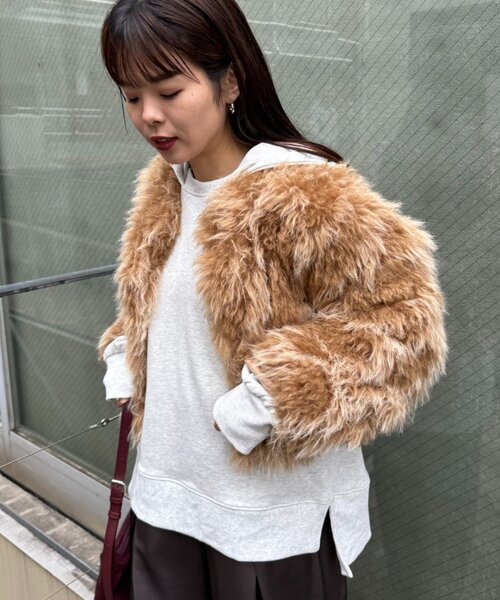 WILLOW（ウィロー）の「【willow】クリンクルミックスファーアウター（ブルゾン・レディース・ライトグレー/キャメル・ONE SIZE）」の7枚目の写真