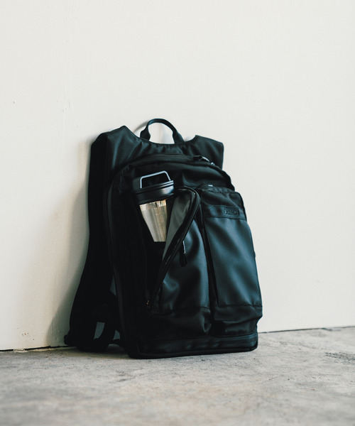 CHROME（クローム）の「［ CHROME / クローム ］AXCEL DAYPACK SLIM BK_BLACK / アクセル デイパック スリム ブラック 耐水 12L バックパック ビジネスバッグ 完全防水ポケット 15インチPC収納（バックパック/リュック・メンズ・ブラック・FREE）」の14枚目の写真