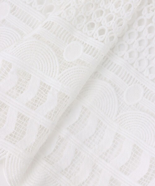 allureville（アルアバイル）の「レースキャミ（シャツ/ブラウス・レディース・ブラック/オフホワイト・2）」の4枚目の写真