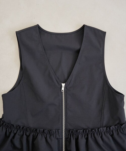 coen(コーエン)の「ペプラムジップベスト(ベスト・レディース・ベージュ/ブラック/オリーブ・FREE)」の16枚目の写真