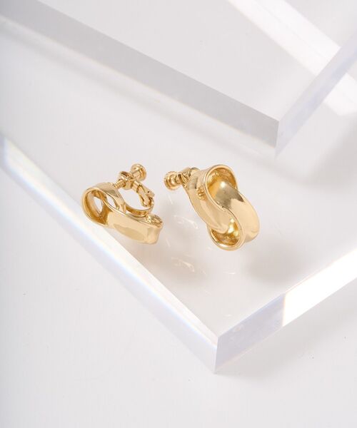 AMERICAN HOLIC（アメリカンホリック）の「メタルクロスイヤリング（イヤリング・レディース・ゴールド/シルバー・FREE）」の4枚目の写真