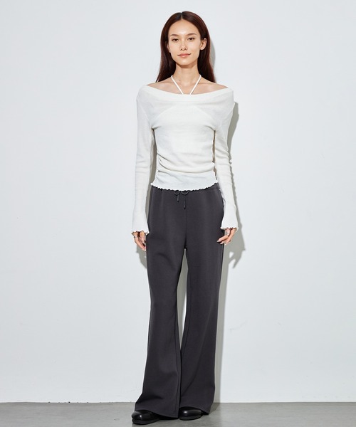 SUWDEE(スーディー)の「off shoulder strap cut tops(Tシャツ/カットソー・レディース・ホワイト/グレー・FREE)」の3枚目の写真