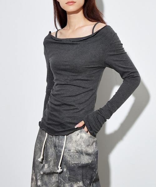 SUWDEE(スーディー)の「off shoulder strap cut tops(Tシャツ/カットソー・レディース・ホワイト/グレー・FREE)」の7枚目の写真