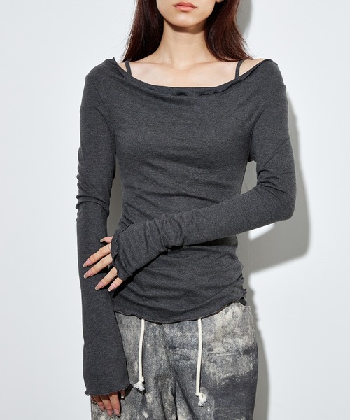 SUWDEE(スーディー)の「off shoulder strap cut tops(Tシャツ/カットソー・レディース・ホワイト/グレー・FREE)」の8枚目の写真