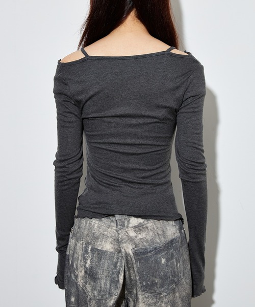 SUWDEE(スーディー)の「off shoulder strap cut tops(Tシャツ/カットソー・レディース・ホワイト/グレー・FREE)」の10枚目の写真