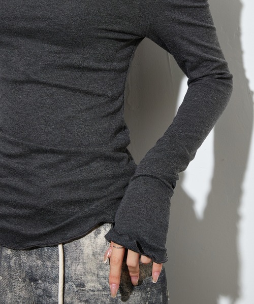 SUWDEE(スーディー)の「off shoulder strap cut tops(Tシャツ/カットソー・レディース・ホワイト/グレー・FREE)」の12枚目の写真