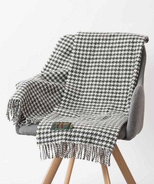 TWEED MILL（ツイードミル）の「TWEEDMILL BRITISH BLANKET ツイードミル ストール（ストール/ショール・レディース・ブラック×ホワイト/ブルー/オレンジ/モスグリーン/グリーン/ローズ/ブルー系・FREE）」の2枚目の写真