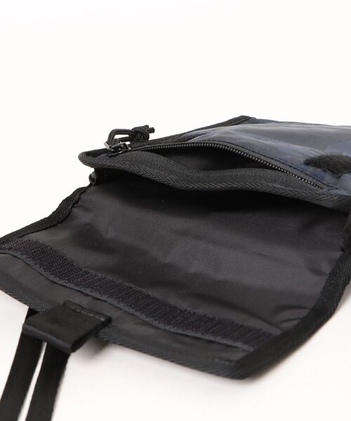 NEW ERA（ニューエラ）の「【NEW ERA/ニューエラ】SQUARE NECK POUCH PENDLETON（ショルダーバッグ・メンズ・ブラック・FREE）」の4枚目の写真