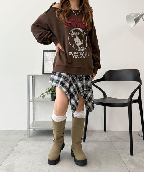 WEGO(ウィゴー)の「WEGO/サイドベルトロングブーツ(ブーツ・レディース・ブラック/ベージュ・SMALL/MEDIUM/LARGE)」の4枚目の写真