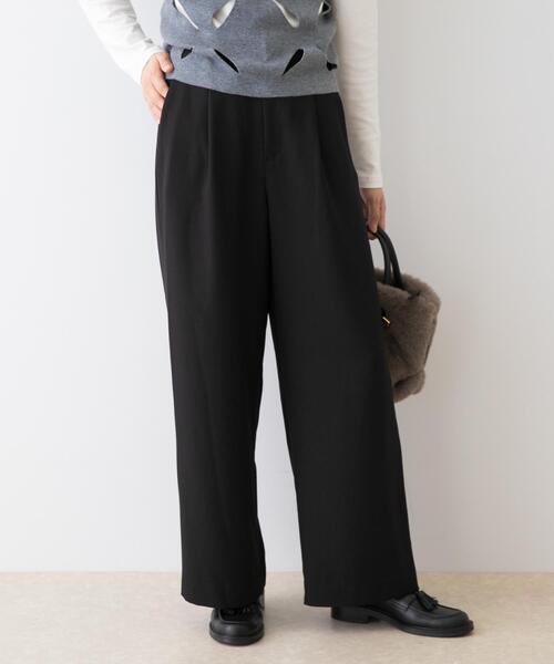 F by ROSSO（エフバイロッソ）の「『UR TECH SMOOTHLUXE』F by ROSSO　タックワイドパンツ（その他パンツ・レディース・ベージュ/ブラック/チャコールグレー・38/36/34）」の2枚目の写真