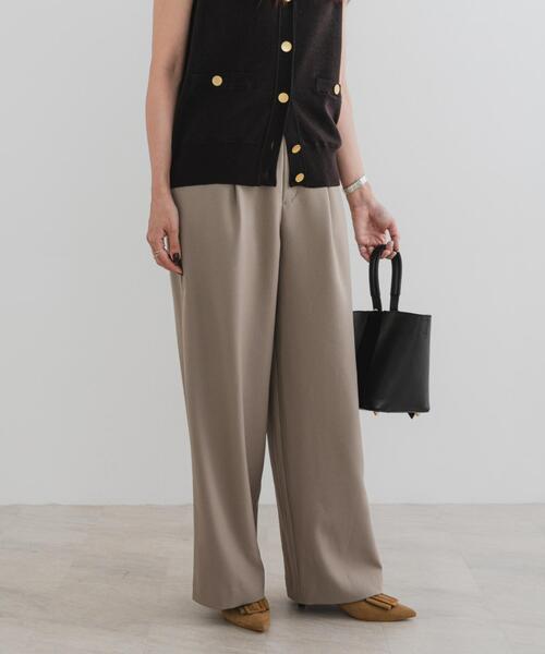 F by ROSSO（エフバイロッソ）の「『UR TECH SMOOTHLUXE』F by ROSSO　タックワイドパンツ（その他パンツ・レディース・ベージュ/ブラック/チャコールグレー・38/36/34）」の9枚目の写真