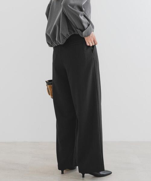 F by ROSSO(エフバイロッソ)の「『UR TECH SMOOTHLUXE』F by ROSSO タックワイドパンツ(その他パンツ・レディース・ベージュ/ブラック/チャコールグレー・38/36/34)」の4枚目の写真