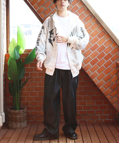 ８(eight)（エイト）の「グランジ加工ZIPプルパーカー（パーカー・メンズ・ホワイト/ブラウン/チャコールグレー・MEDIUM/LARGE）」の6枚目の写真