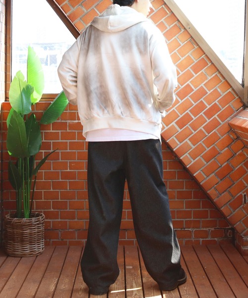 ８(eight)（エイト）の「グランジ加工ZIPプルパーカー（パーカー・メンズ・ホワイト/ブラウン/チャコールグレー・MEDIUM/LARGE）」の8枚目の写真