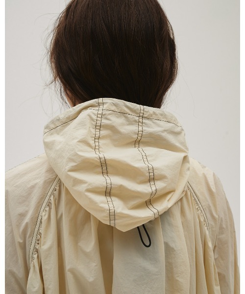 TODAYFUL（トゥデイフル）の「Nylon Gather Blouson（ブルゾン・レディース・キナリ/インディゴブルー・36inch/38inch）」の9枚目の写真