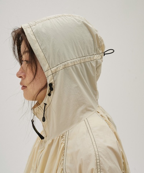 TODAYFUL（トゥデイフル）の「Nylon Gather Blouson（ブルゾン・レディース・キナリ/インディゴブルー・36inch/38inch）」の12枚目の写真