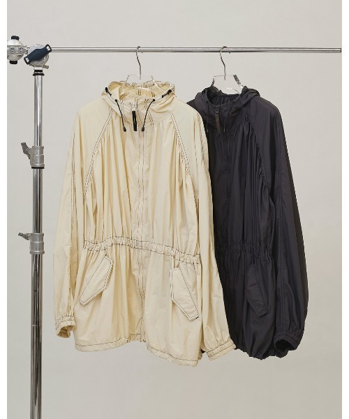 TODAYFUL（トゥデイフル）の「Nylon Gather Blouson（ブルゾン・レディース・キナリ/インディゴブルー・36inch/38inch）」の13枚目の写真