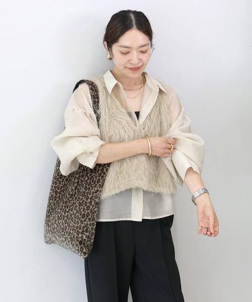 Aletta vita(アレッタビータ)の「袖ギャザー両ポケシアー長袖シャツ(シャツ/ブラウス・レディース・ダークブラウン/グレイッシュベージュ/スミクロ・M)」の15枚目の写真