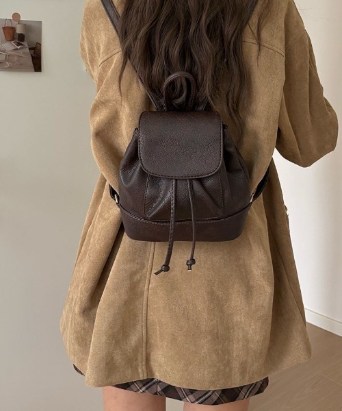yuue' ( wear )(ユーイ)の「フェイクレザーミニリュック(バックパック/リュック・レディース・ダークブラウン/ブラック・FREE)」の3枚目の写真