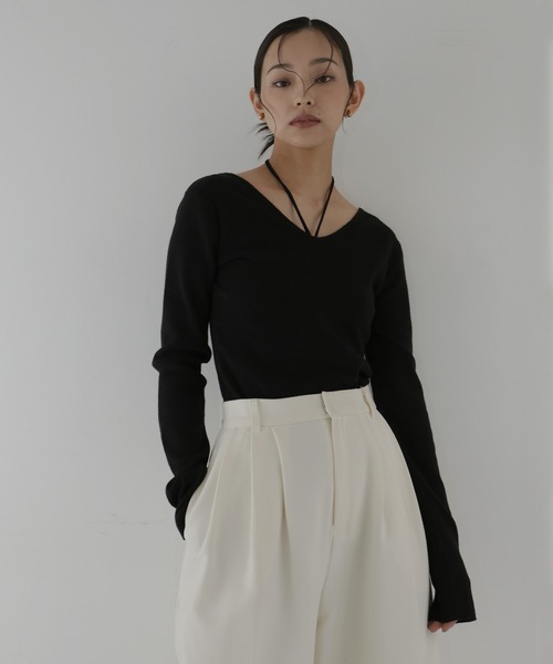 hellam(へラム)の「マルチウェイチョーカーニット(Tシャツ/カットソー・レディース・ブラウン/レッド/アイボリー/ブラック・FREE)」の5枚目の写真