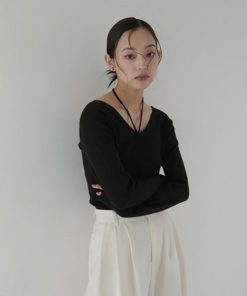 hellam(へラム)の「マルチウェイチョーカーニット(Tシャツ/カットソー・レディース・ブラウン/レッド/アイボリー/ブラック・FREE)」の10枚目の写真