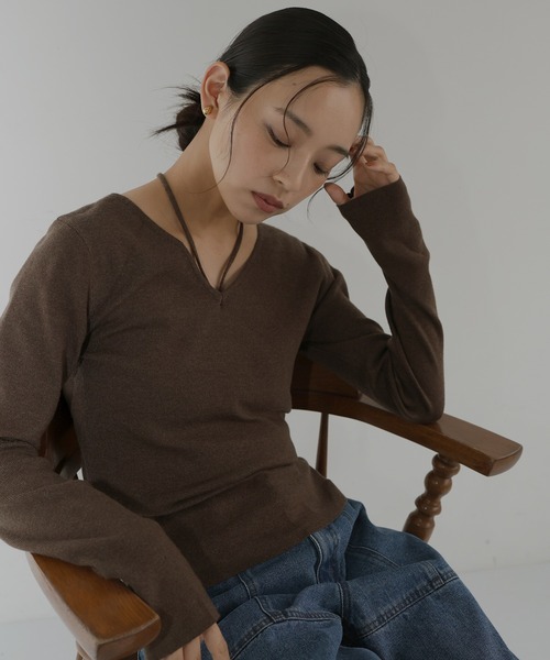 hellam(へラム)の「マルチウェイチョーカーニット(Tシャツ/カットソー・レディース・ブラウン/レッド/アイボリー/ブラック・FREE)」の18枚目の写真