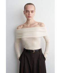 COS(コス)のオフショルダーメリノウールトップス(その他トップス)