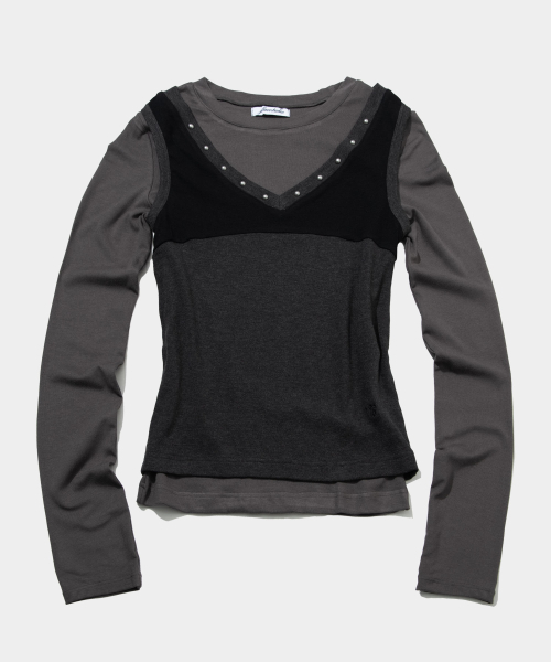 PLACE STUDIO（プレイススタジオ）の「スタッズVネックツーウェイスリーブレスレイヤードTシャツ[チャコール]（Tシャツ/カットソー・レディース・チャコール・FREE）」の3枚目の写真