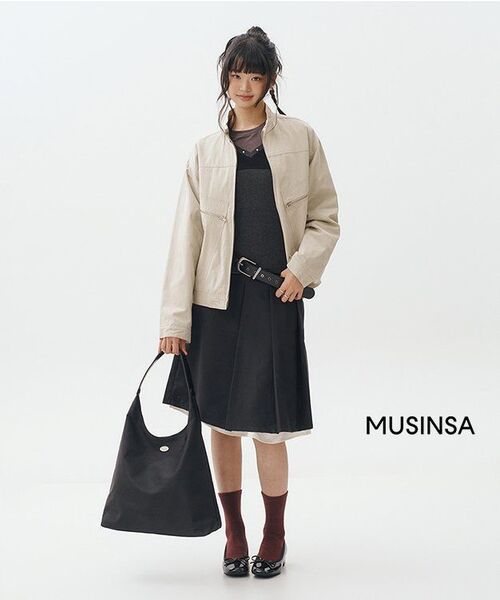 PLACE STUDIO（プレイススタジオ）の「スタッズVネックツーウェイスリーブレスレイヤードTシャツ[チャコール]（Tシャツ/カットソー・レディース・チャコール・FREE）」の8枚目の写真