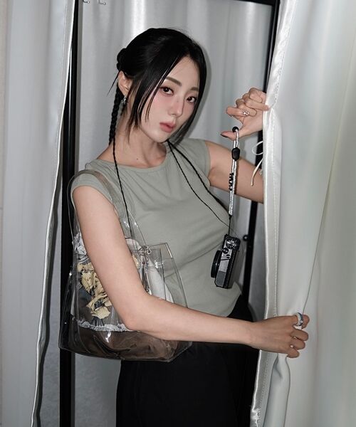 RENSE(レンセ)の「Back Open Top Soft Khaki(Tシャツ/カットソー・レディース・その他・FREE)」の2枚目の写真