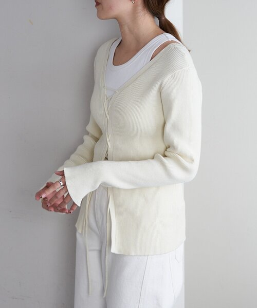 SHENERY(シーナリー)の「レースアップニット(ニット/セーター・レディース・オフホワイト/ブラック/ベージュ・FREE)」の7枚目の写真