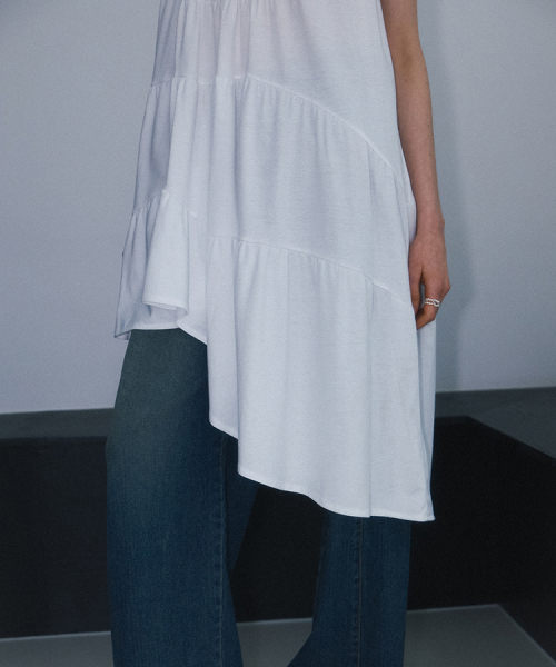 ROSEFRANTZ（ロゼフランツ）の「Unbalance shirring Mini Dress [White]（ワンピース・レディース・ホワイト・OS）」の2枚目の写真