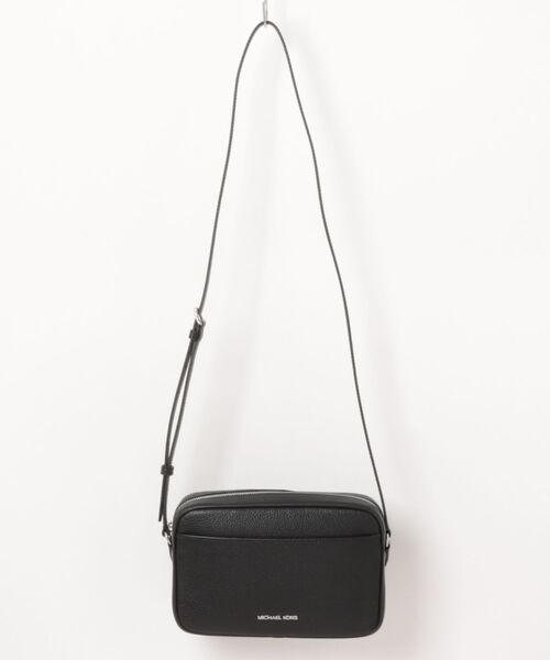 MICHAEL KORS(マイケルコース)の「JET SET TRAVEL ぺブルレザー カメラバッグ ラージ(ショルダーバッグ・レディース・ブラック・FREE)」の8枚目の写真
