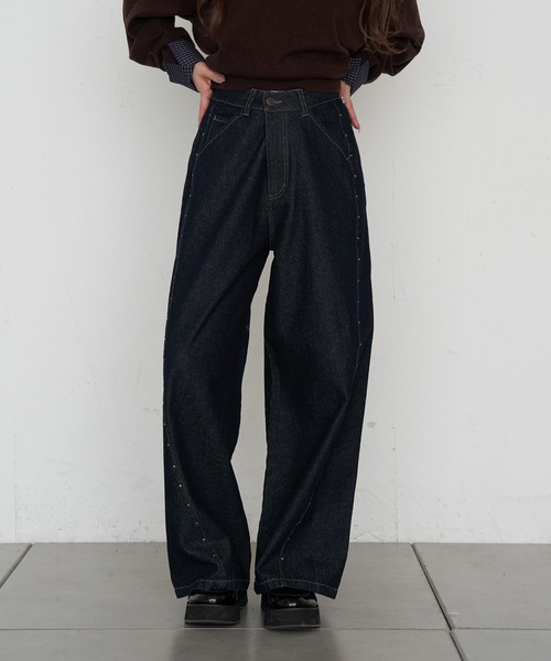 RAY CASSIN（レイカズン）の「【ウエスト調節可/2サイズ展開】スタッズ付ワイドデニム（デニムパンツ・レディース・ブルー/ブラック/ネイビー・S/M）」の13枚目の写真