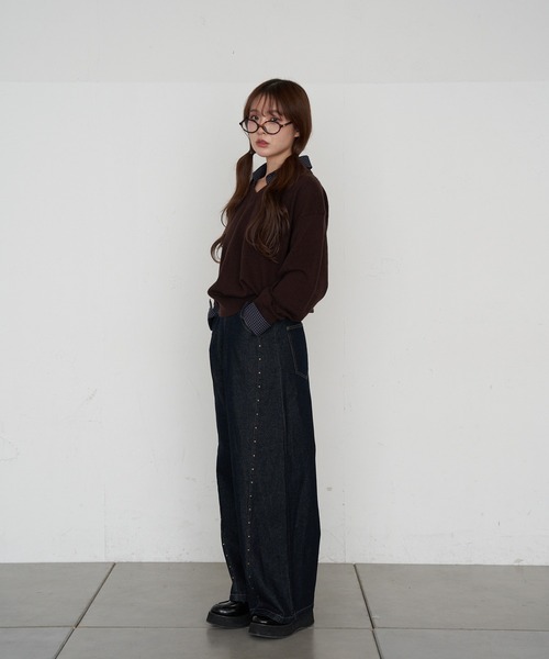 RAY CASSIN（レイカズン）の「【ウエスト調節可/2サイズ展開】スタッズ付ワイドデニム（デニムパンツ・レディース・ブルー/ブラック/ネイビー・S/M）」の17枚目の写真
