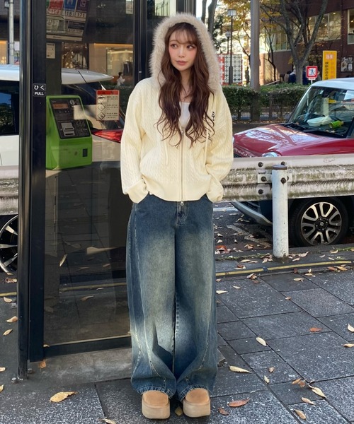 RAY CASSIN（レイカズン）の「【2サイズ展開 / ウエスト調節可】スタッズ付ワイドデニム（デニムパンツ・レディース・ブルー/ブラック/ネイビー・S/M）」の20枚目の写真