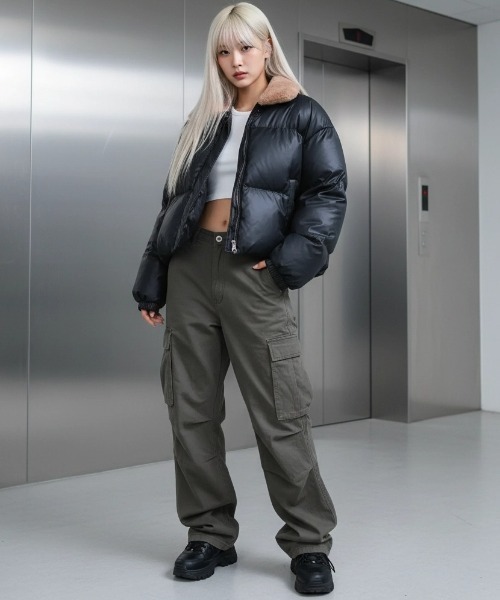 .KOM（ドットコム）の「A'GEM/9 × .kom 『.KOMZ/ドットケーオーエムゼット』Glossy Nylon Puff Down / グロッシーナイロンパフダウン（ダウンジャケット/コート・レディース・ブラック・M）」の3枚目の写真