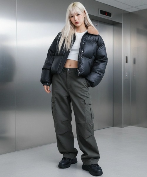 .KOM（ドットコム）の「A'GEM/9 × .kom 『.KOMZ/ドットケーオーエムゼット』Glossy Nylon Puff Down / グロッシーナイロンパフダウン（ダウンジャケット/コート・レディース・ブラック・M）」の2枚目の写真