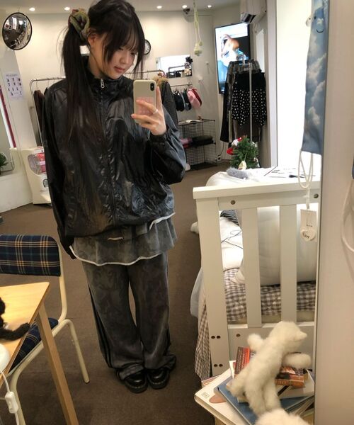 ITZAVIBE(イッザバイブ)の「SYMBOL LOGO WINDBREAKER(ナイロンジャケット・レディース・その他・SMALL/LARGE)」の5枚目の写真