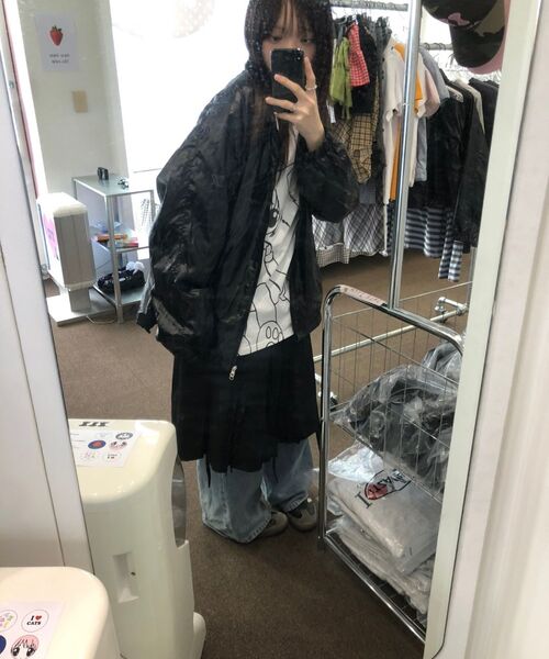 ITZAVIBE(イッザバイブ)の「SYMBOL LOGO WINDBREAKER(ナイロンジャケット・レディース・その他・SMALL/LARGE)」の7枚目の写真