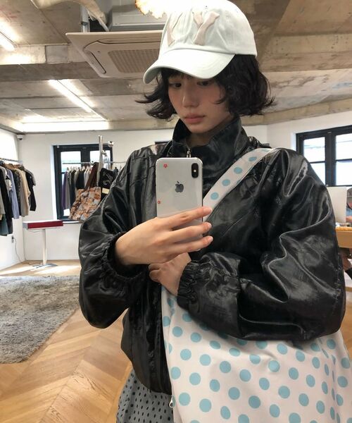 ITZAVIBE(イッザバイブ)の「SYMBOL LOGO WINDBREAKER(ナイロンジャケット・レディース・その他・SMALL/LARGE)」の8枚目の写真