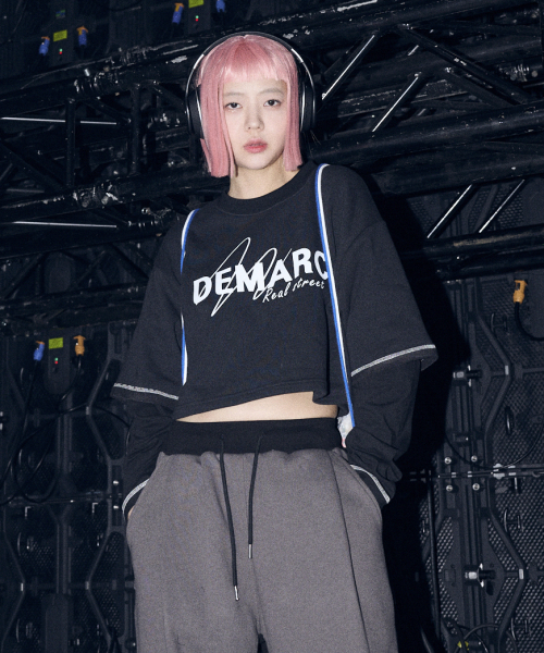 DEMARC(ドゥマーク)の「ダブルスリーブクロップTシャツブラック(Tシャツ/カットソー・レディース・その他・MEDIUM/LARGE)」の3枚目の写真