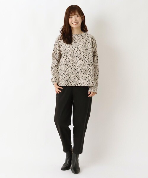 one'sterrace(ワンズテラス)の「コーデュロイ 小花柄 レイヤード風ブラウス(シャツ/ブラウス・レディース・ダークブラウン系8/ベージュ系8/ブルー系その他7・02)」の11枚目の写真