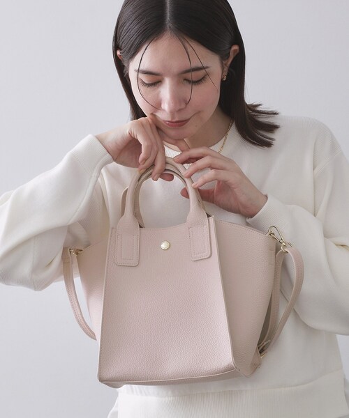 OPAQUE.CLIP(オペークドットクリップ)の「サイドウィングミドルトートバッグ【2WAY/軽量】(ショルダーバッグ・レディース・ナチュラル/アイボリー/ブラック/ライトブルー・00)」の8枚目の写真