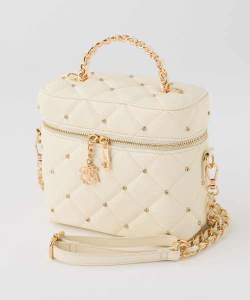 one after another NICE CLAUP（ワンアフターアナザーナイスクラップ）の「WEB限定/チャーム付きキルティングバニティバッグ（ショルダーバッグ・レディース・アイボリー/ブラック/サックスブルー/ブラック系その他/ホワイト系その他・FREE）」の3枚目の写真