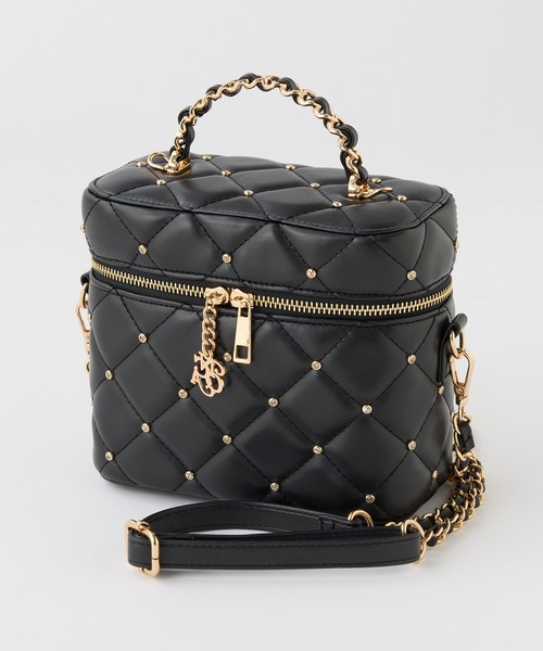 one after another NICE CLAUP（ワンアフターアナザーナイスクラップ）の「WEB限定/チャーム付きキルティングバニティバッグ（ショルダーバッグ・レディース・アイボリー/ブラック/サックスブルー/ブラック系その他/ホワイト系その他・FREE）」の4枚目の写真